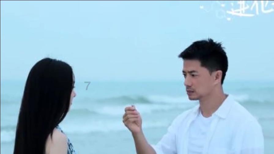 可爱小猫向上跳